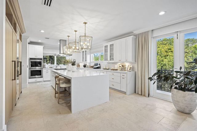 2765 Brickell Court, Miami, FL 33129