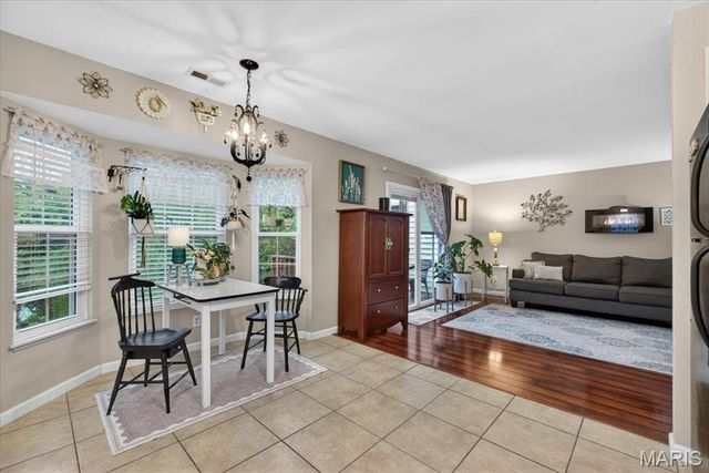 1440 Surrey Lane, St Peters, MO 63304