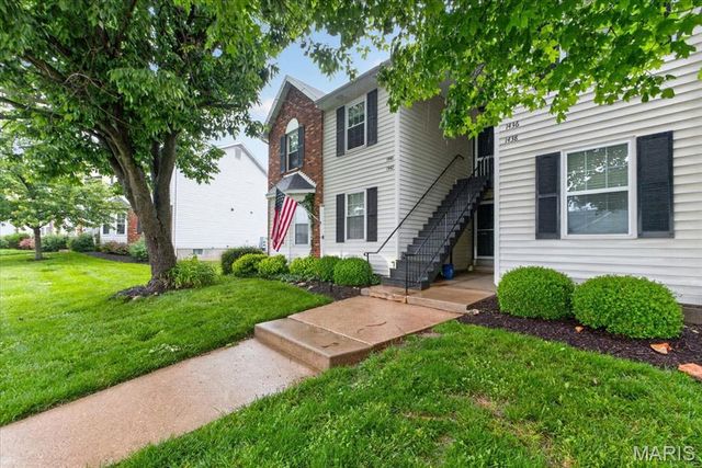 1440 Surrey Lane, St Peters, MO 63304