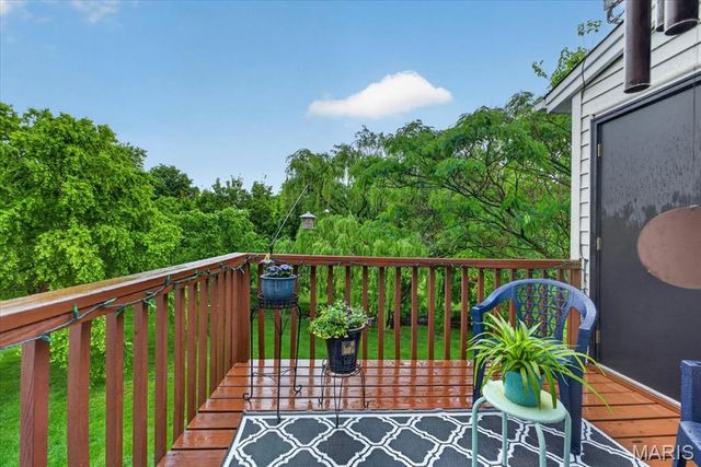 1440 Surrey Lane, St Peters, MO 63304