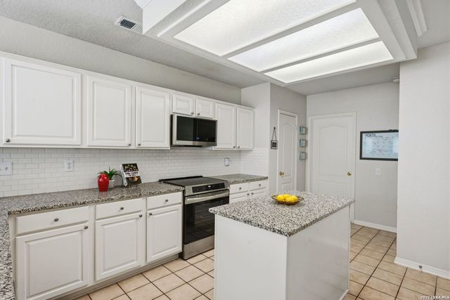 8506 Chessington Drive, San Antonio, TX 78254