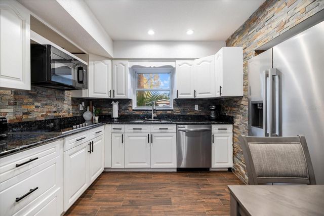 432 COUNTRY CLUB DRIVE, Oldsmar, FL 34677