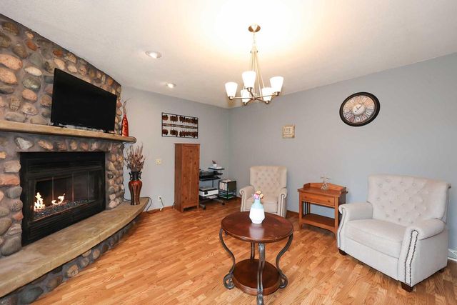 8035 W Bruss LANE, Franklin, WI 53132