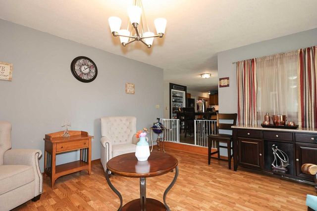 8035 W Bruss LANE, Franklin, WI 53132