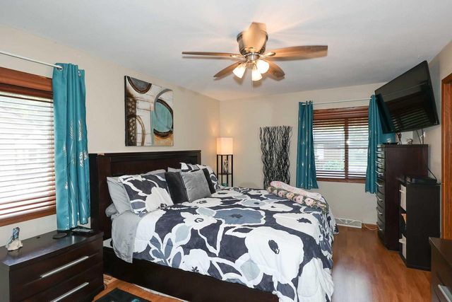 8035 W Bruss LANE, Franklin, WI 53132