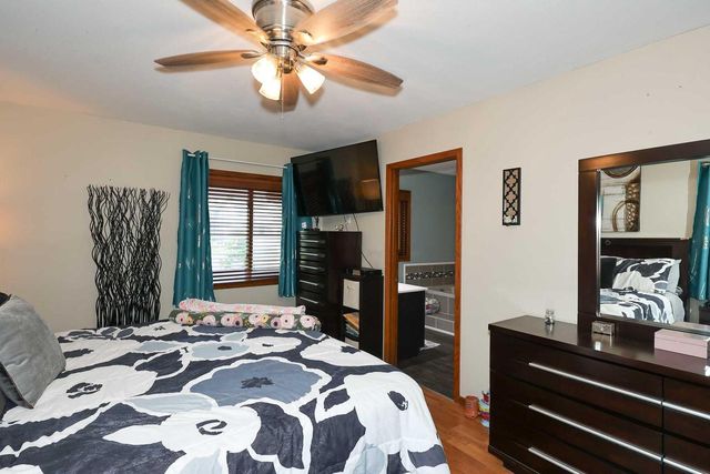 8035 W Bruss LANE, Franklin, WI 53132