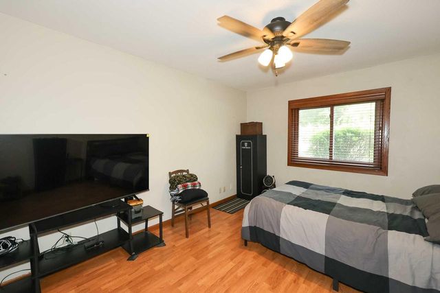 8035 W Bruss LANE, Franklin, WI 53132