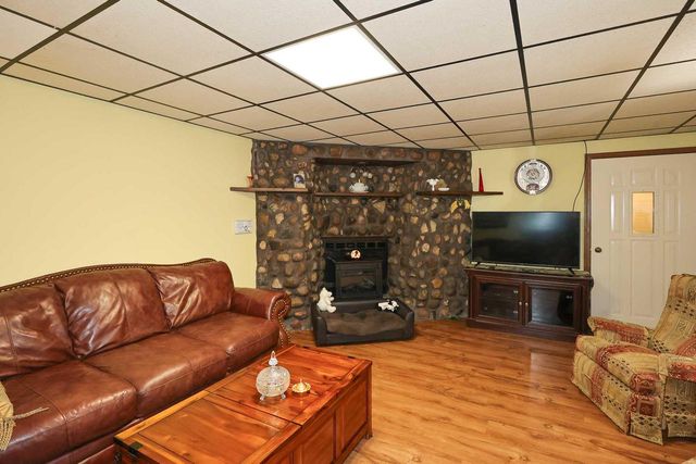 8035 W Bruss LANE, Franklin, WI 53132