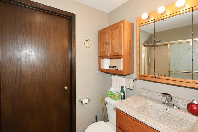 8035 W Bruss LANE, Franklin, WI 53132