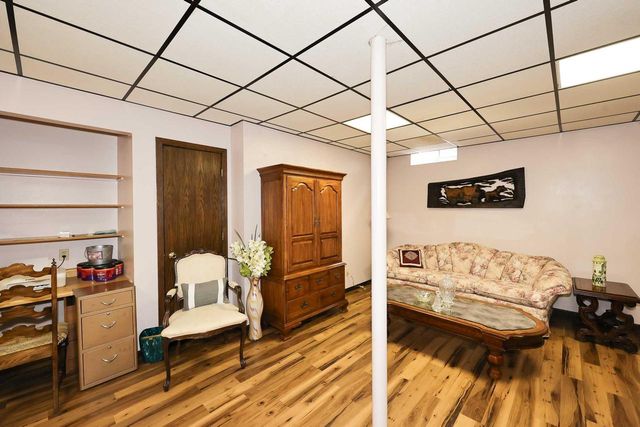 8035 W Bruss LANE, Franklin, WI 53132