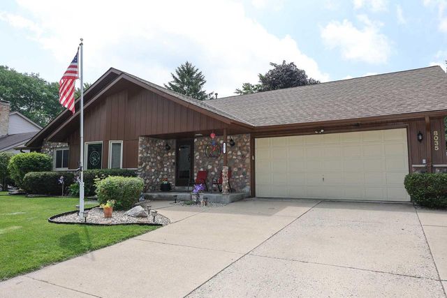 8035 W Bruss LANE, Franklin, WI 53132