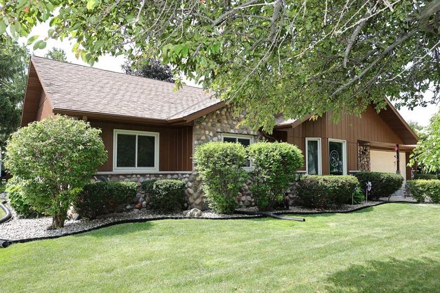 8035 W Bruss LANE, Franklin, WI 53132