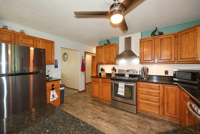8035 W Bruss LANE, Franklin, WI 53132