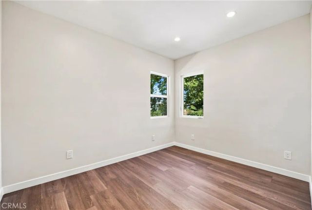 10512 Samoa Ave, Tujunga, CA 91042