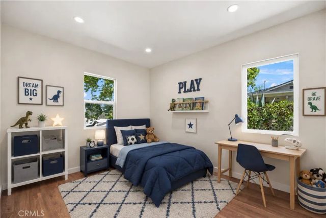 10512 Samoa Ave, Tujunga, CA 91042
