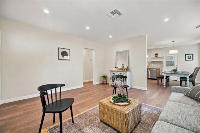 10512 Samoa Ave, Tujunga, CA 91042