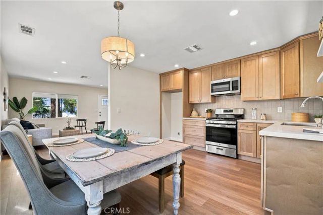 10512 Samoa Ave, Tujunga, CA 91042