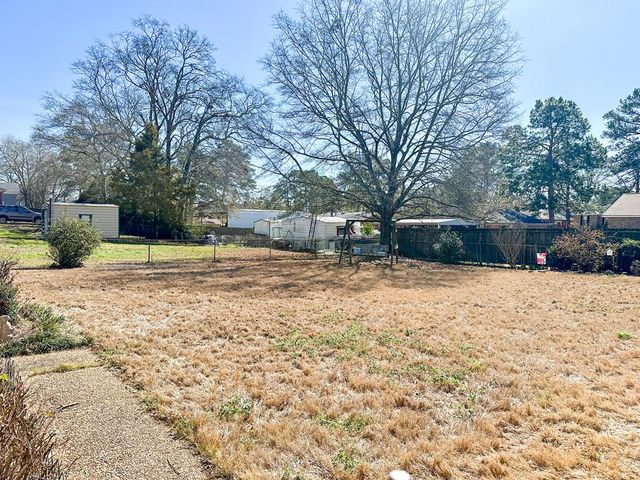 2000 Lancaster Drive, Columbus, GA 31904