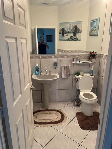 5291 NW 113th Ave, Coral Springs, FL 33076
