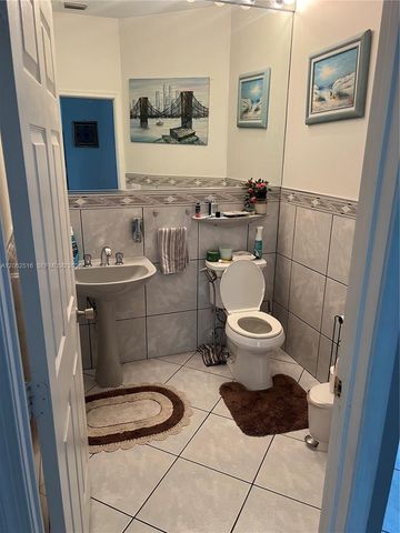 5291 NW 113th Ave, Coral Springs, FL 33076