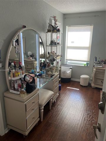 5291 NW 113th Ave, Coral Springs, FL 33076