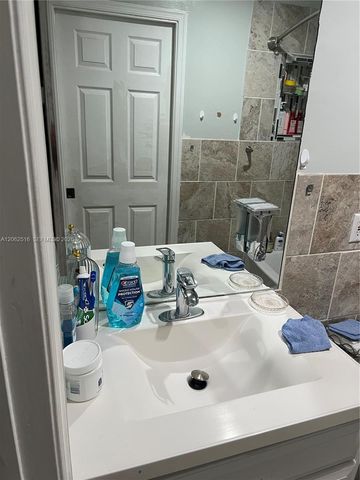 5291 NW 113th Ave, Coral Springs, FL 33076