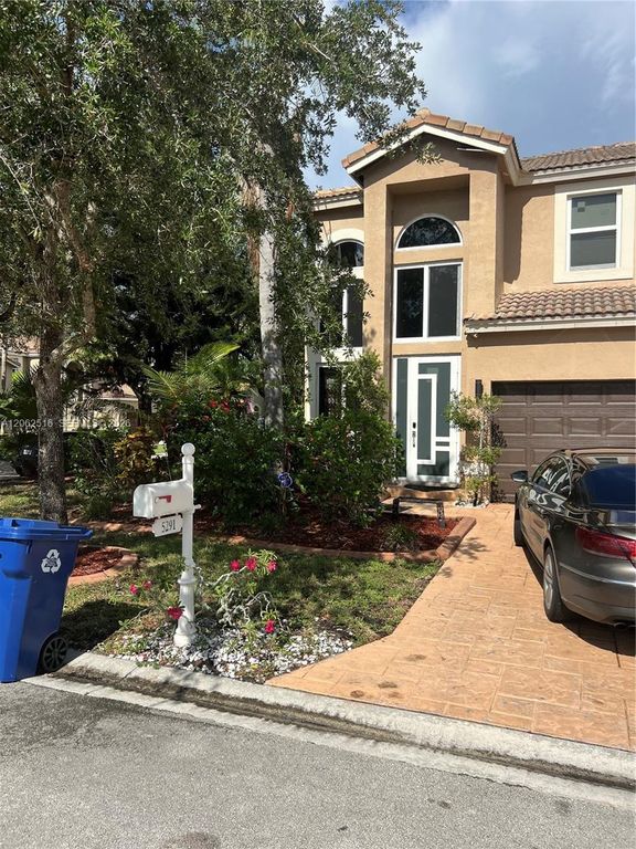 5291 NW 113th Ave, Coral Springs, FL 33076