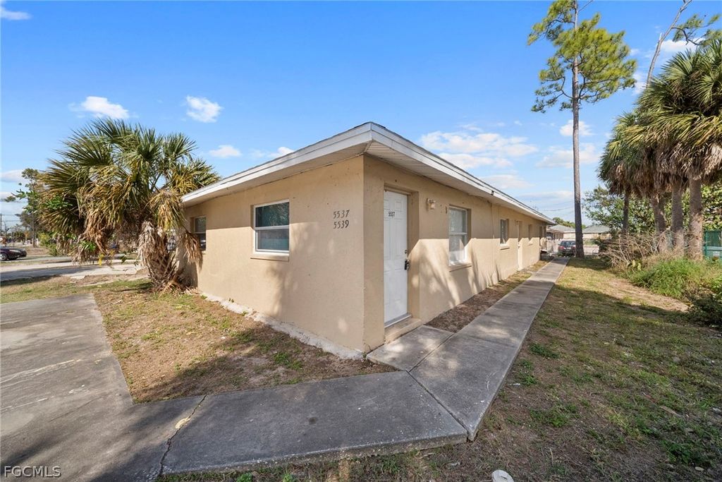 5539 10th AVE, Fort Myers, FL 33907