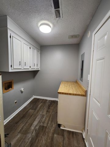 8735 Plantation Ct Drive, North Charleston, SC 29406