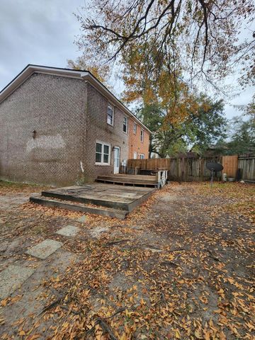 8735 Plantation Ct Drive, North Charleston, SC 29406