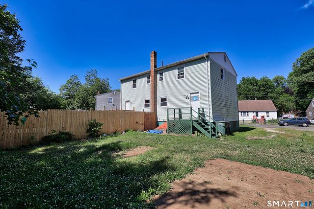 69 Sunshine Circle, Bridgeport, CT 06606