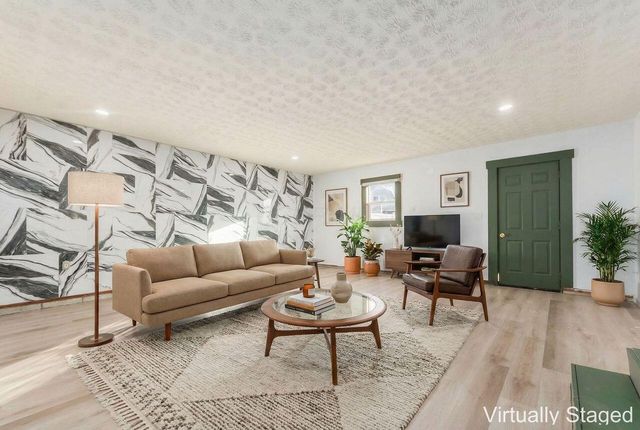 1195 Huntly Drive, Columbus, OH 43227