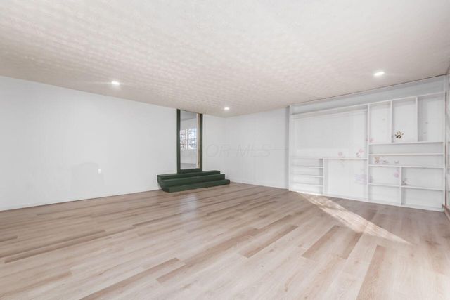 1195 Huntly Drive, Columbus, OH 43227