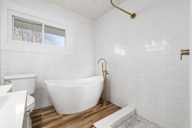 1195 Huntly Drive, Columbus, OH 43227