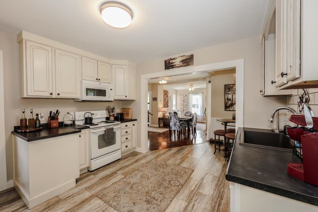 28 Spring Street, Hinsdale, NH 03451