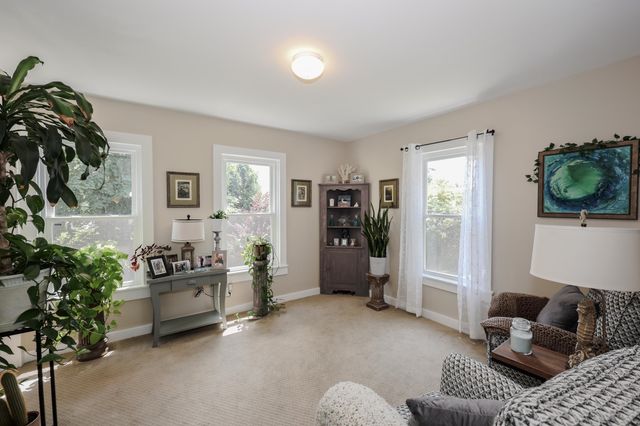 28 Spring Street, Hinsdale, NH 03451