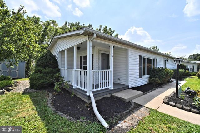 75 WOOD HOLLOW DR, Harleysville, PA 19438