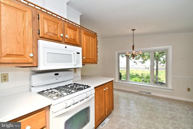 75 WOOD HOLLOW DR, Harleysville, PA 19438
