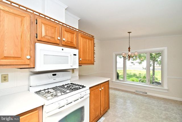 75 WOOD HOLLOW DR, Harleysville, PA 19438