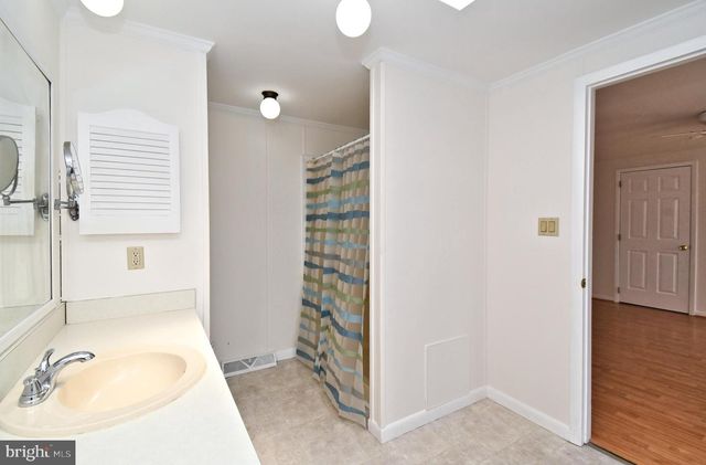 75 WOOD HOLLOW DR, Harleysville, PA 19438