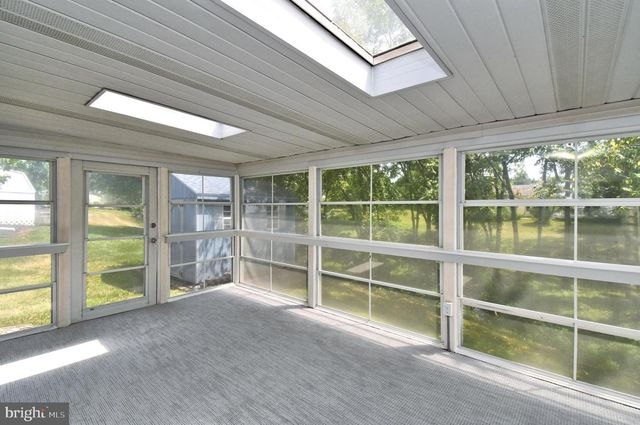75 WOOD HOLLOW DR, Harleysville, PA 19438