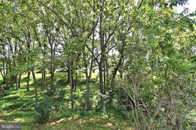 75 WOOD HOLLOW DR, Harleysville, PA 19438