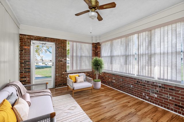 1018 Riverside Drive, Harrodsburg, KY 40330