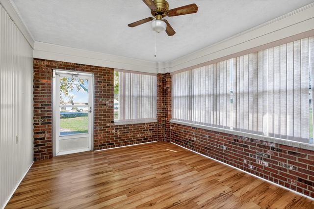 1018 Riverside Drive, Harrodsburg, KY 40330