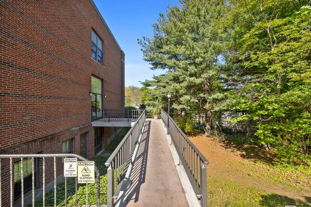 61 Wright St 102, Stoneham, MA 02180