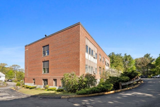 61 Wright St 102, Stoneham, MA 02180