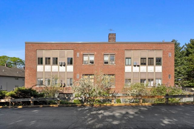 61 Wright St 102, Stoneham, MA 02180