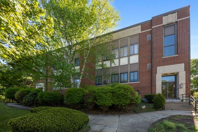 61 Wright St 102, Stoneham, MA 02180