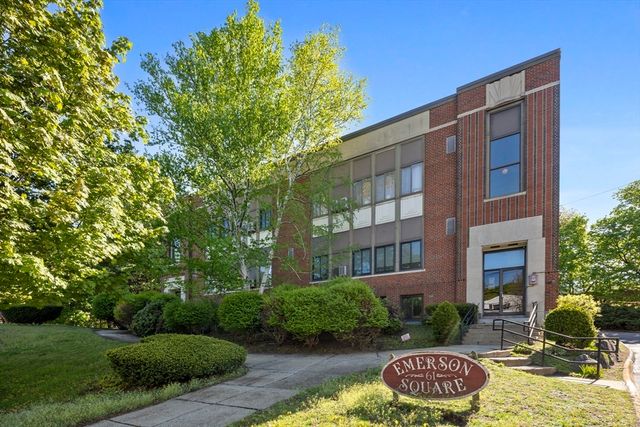 61 Wright St 102, Stoneham, MA 02180