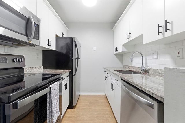 61 Wright St 102, Stoneham, MA 02180